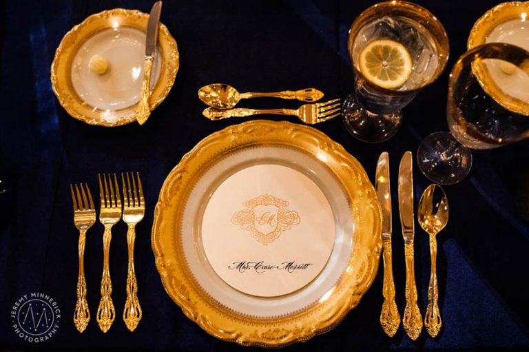 44-Gold & Ivory Circular Menu