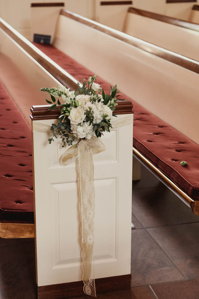 37 Green Ivory Gold Pew Flowers
