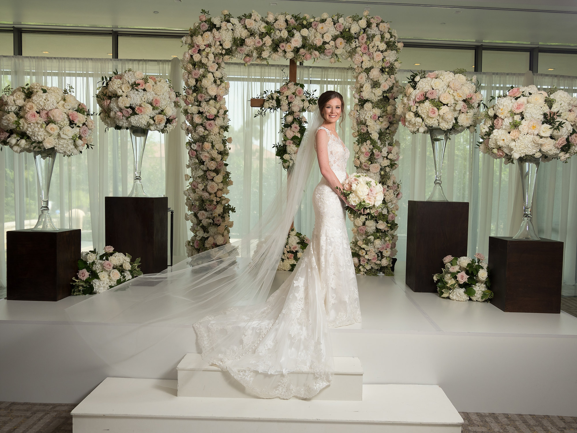 37 Four Seasons Dallas Wedding Blush Ivory Ceremony Floral