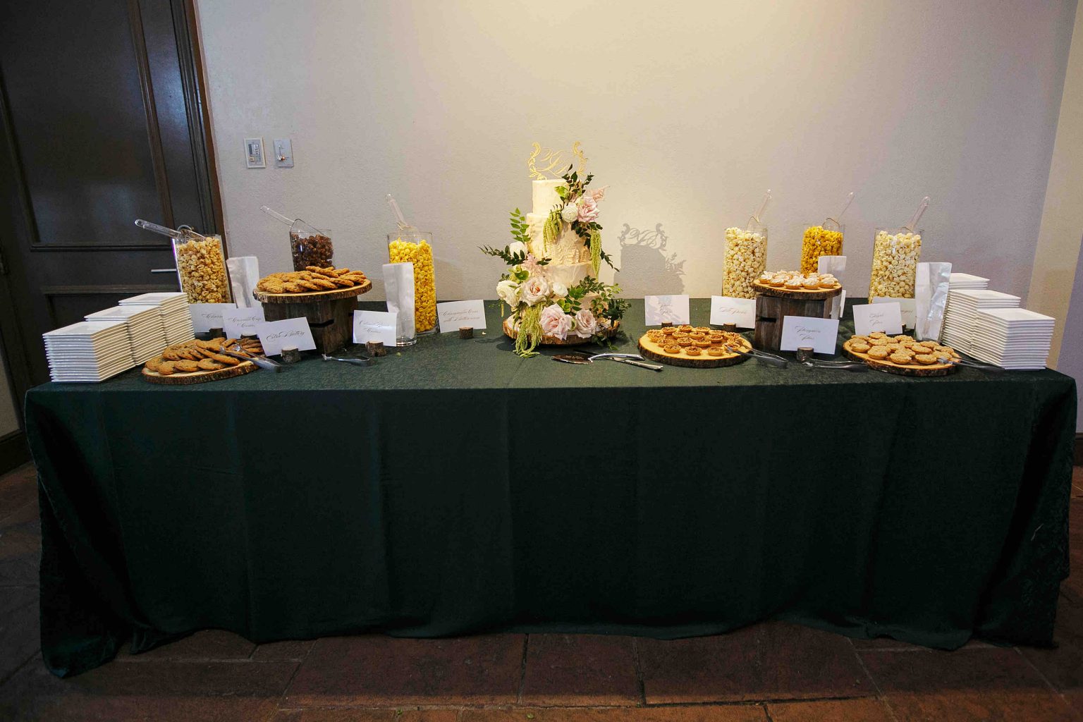 58 Dessert Table scaled
