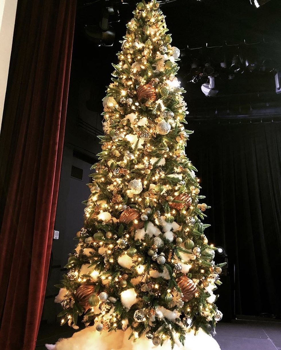 5 Gold Ornament Christmas Tree