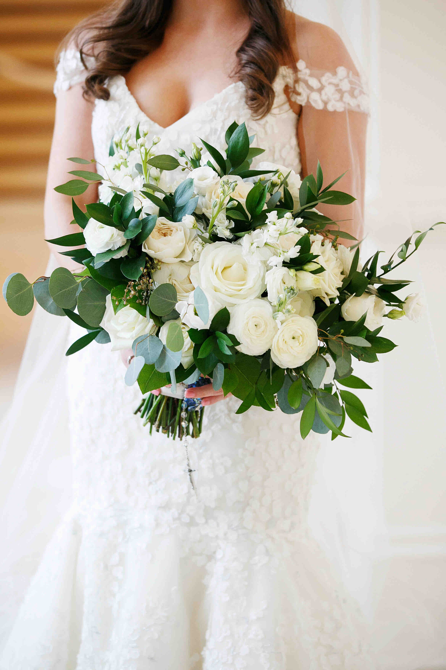 18D Green White Bouquet scaled