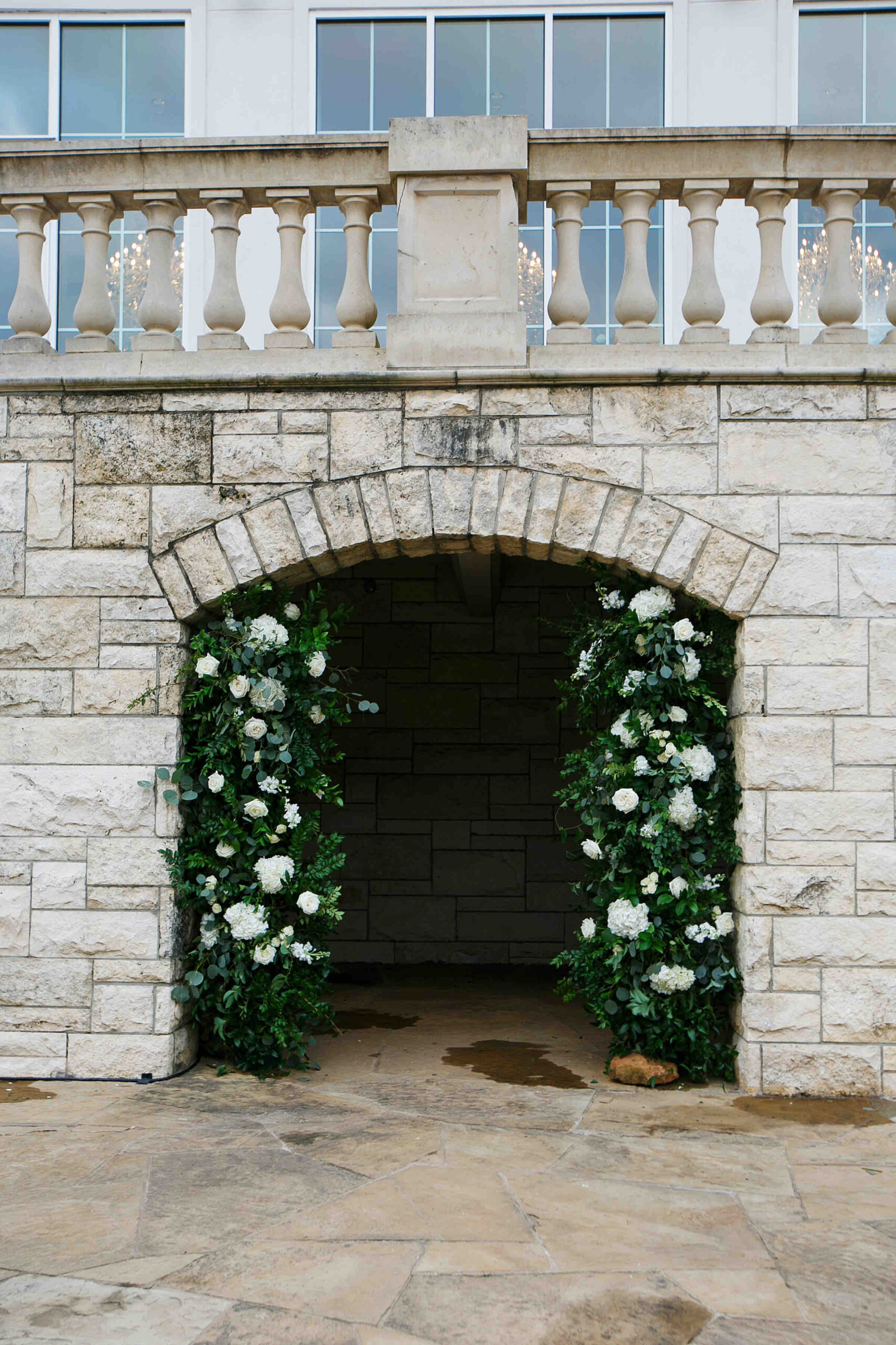 34 Olana Wedding Green White Altar Floral scaled