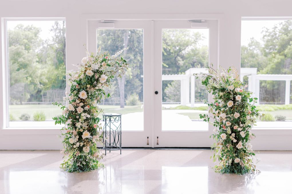 46 Firefly Gardens Wedding. Asymmetrical Floral Altar 1400x680 1