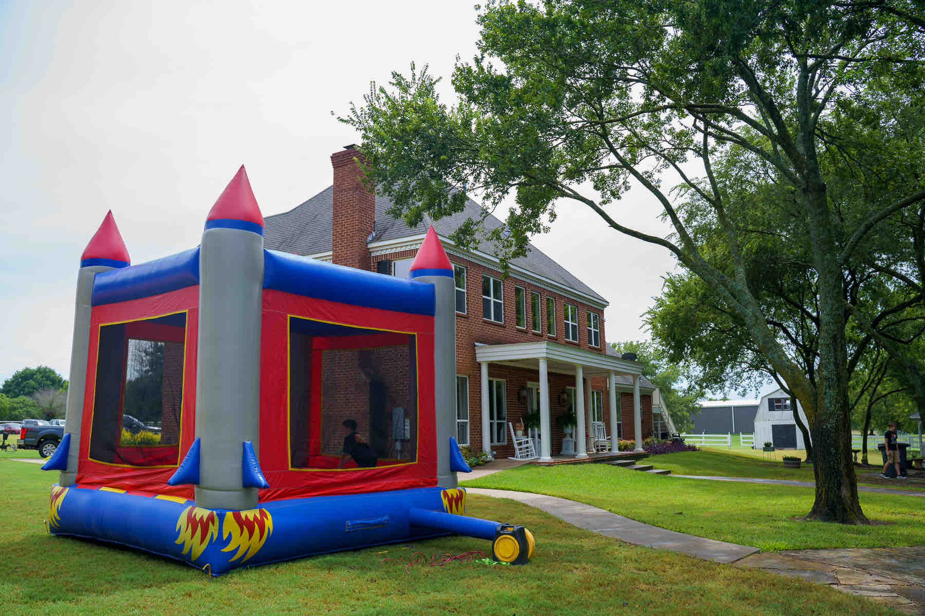 25 Corporate Family Picnic Bounce House
